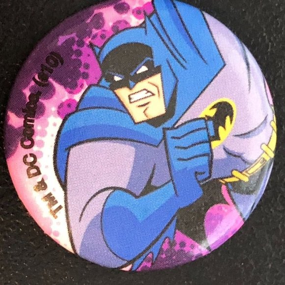 TM & DC Comics Batman Pin/Magnet - Picture 1 of 12